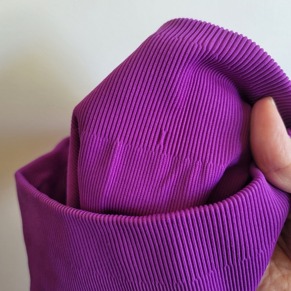 Lululemon, Zone In Tight, Tender Violet, Size 4 - Picture 8 of 9